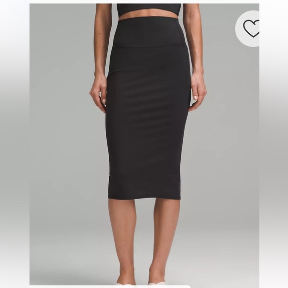 Lululemon Women's Nulu Slim Fit High Rise Black Skirt Size 6 Excellent Condition - Picture 2 of 9